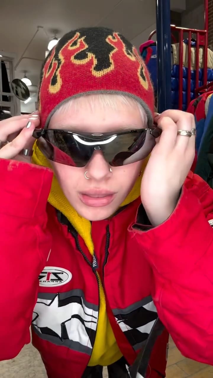 Post 3 by MARCHÉ FLOH on Instagram (video)