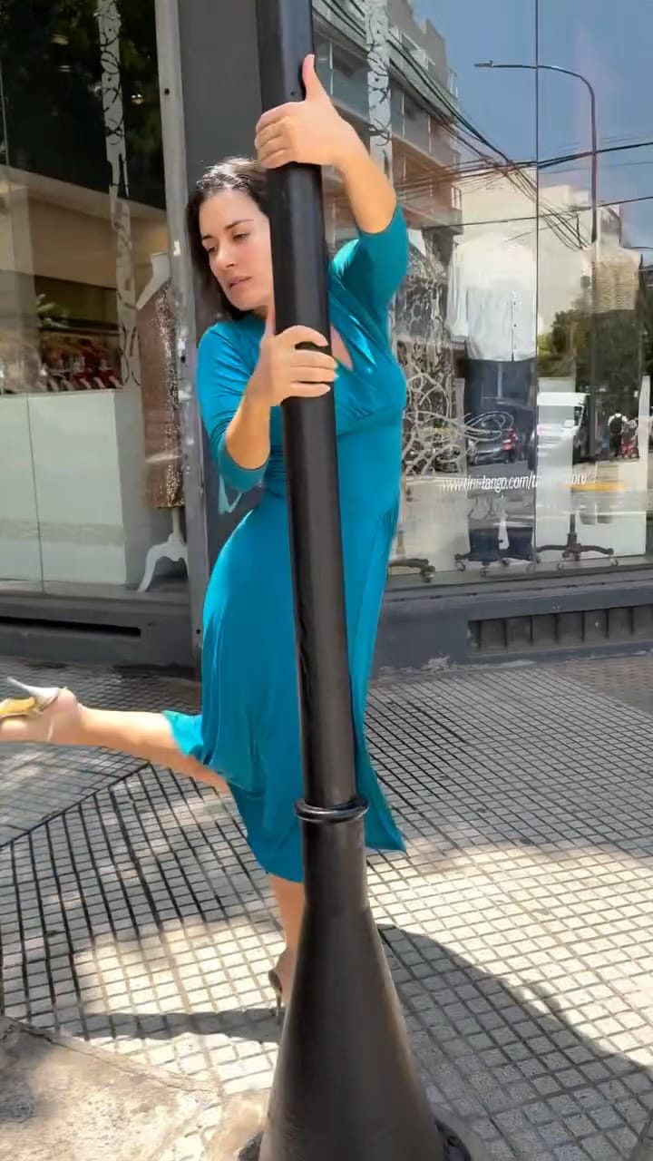 Post 9 by DNI TANGO STORE on Instagram (video)