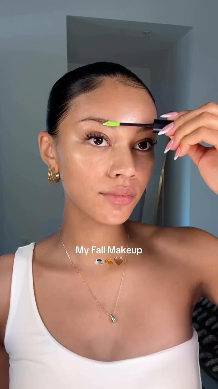 Post 9 by MAKEUP & MEMES BLOG on Instagram (video)