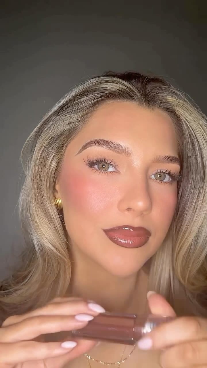 Post 3 by MAKEUP & MEMES BLOG on Instagram (video)