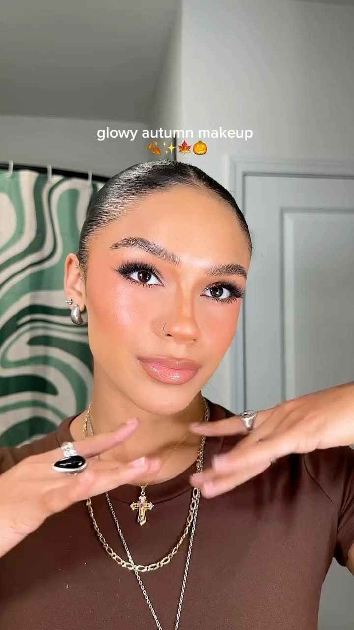 Post 8 by MAKEUP & MEMES BLOG on Instagram (video)