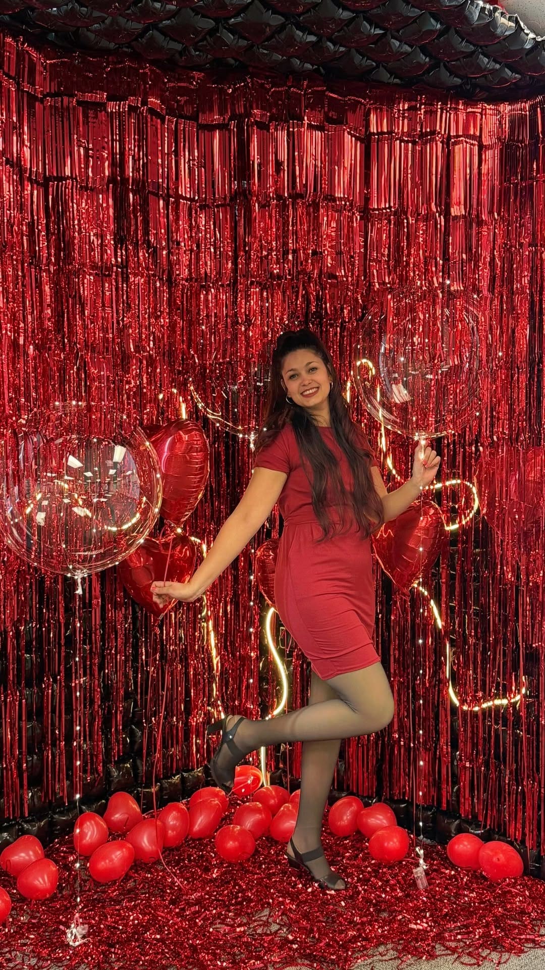Post 9 by Bargain Balloons on Instagram (video)
