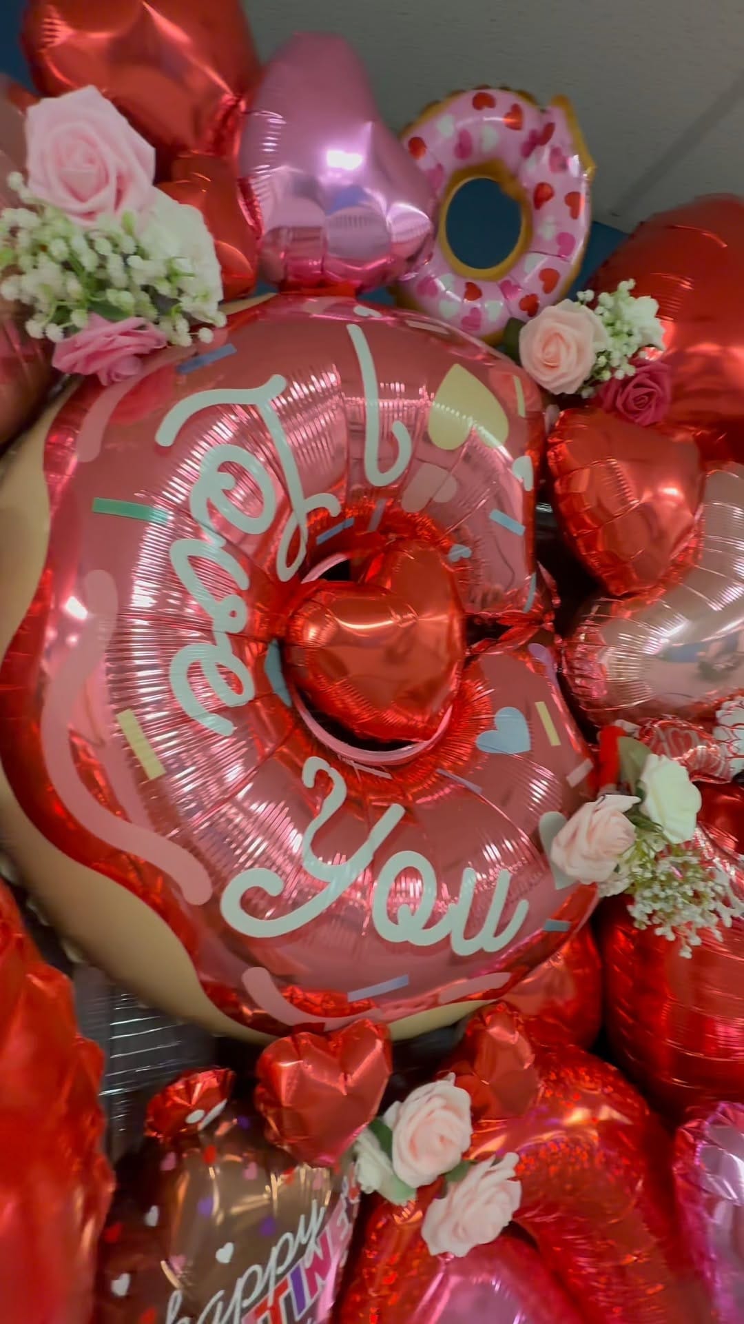 Post 10 by Bargain Balloons on Instagram (video)