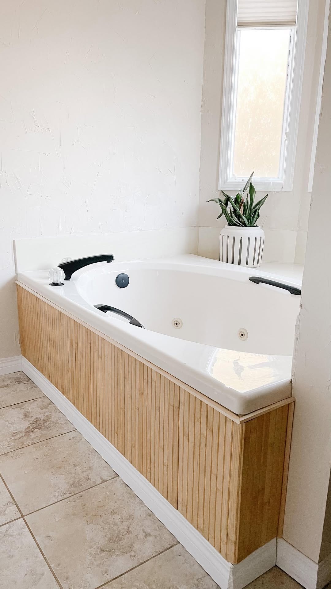 Post 10 by Lauren | home stylist on Instagram (video)