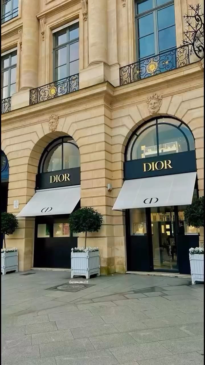 Post 5 by Simplicity By Yalz on Instagram (video)