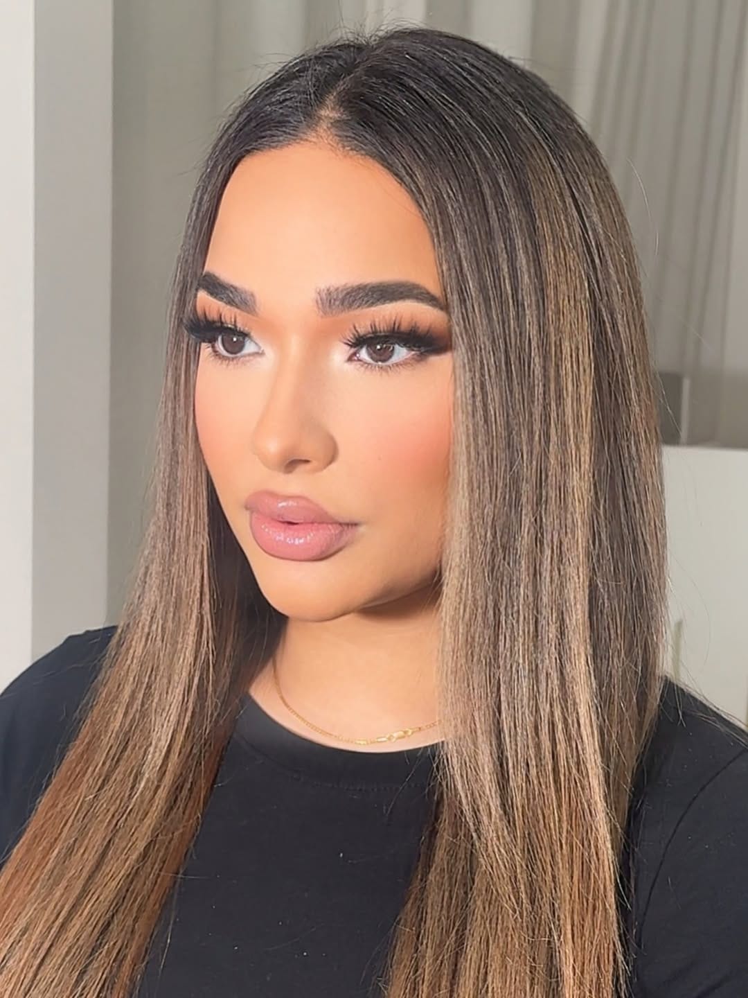 Post 2 by MUAVEE MAKEUP STUDIO on Instagram (carousel)