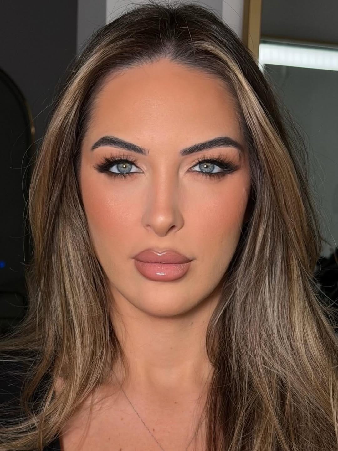 Post 7 by MUAVEE MAKEUP STUDIO on Instagram (image)