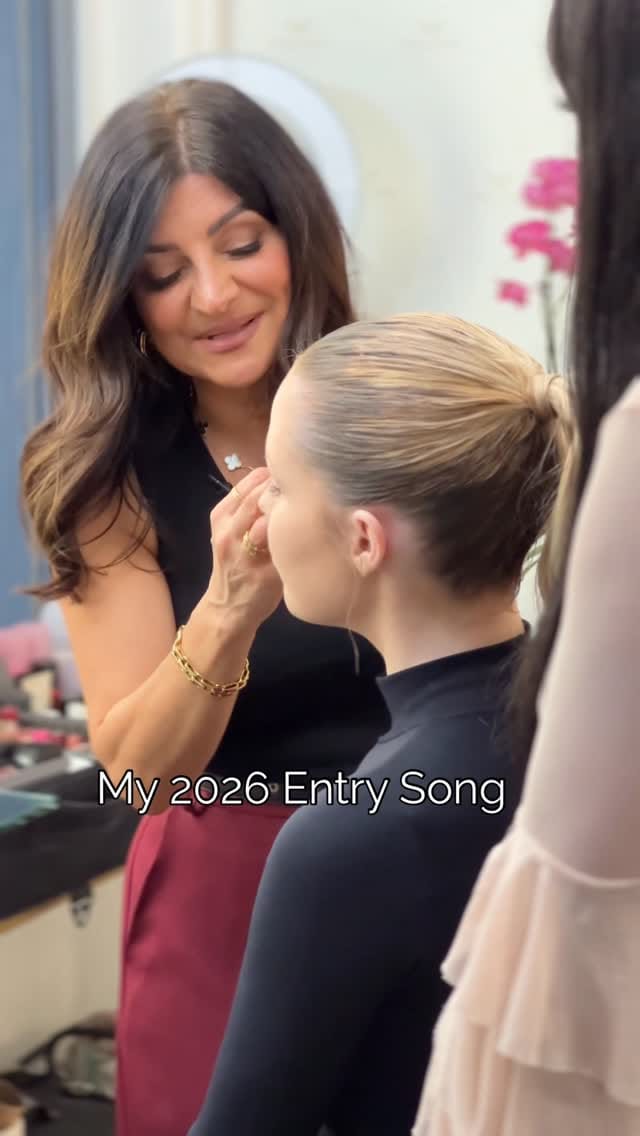 Post 4 by VICKY MINA on Instagram (video)
