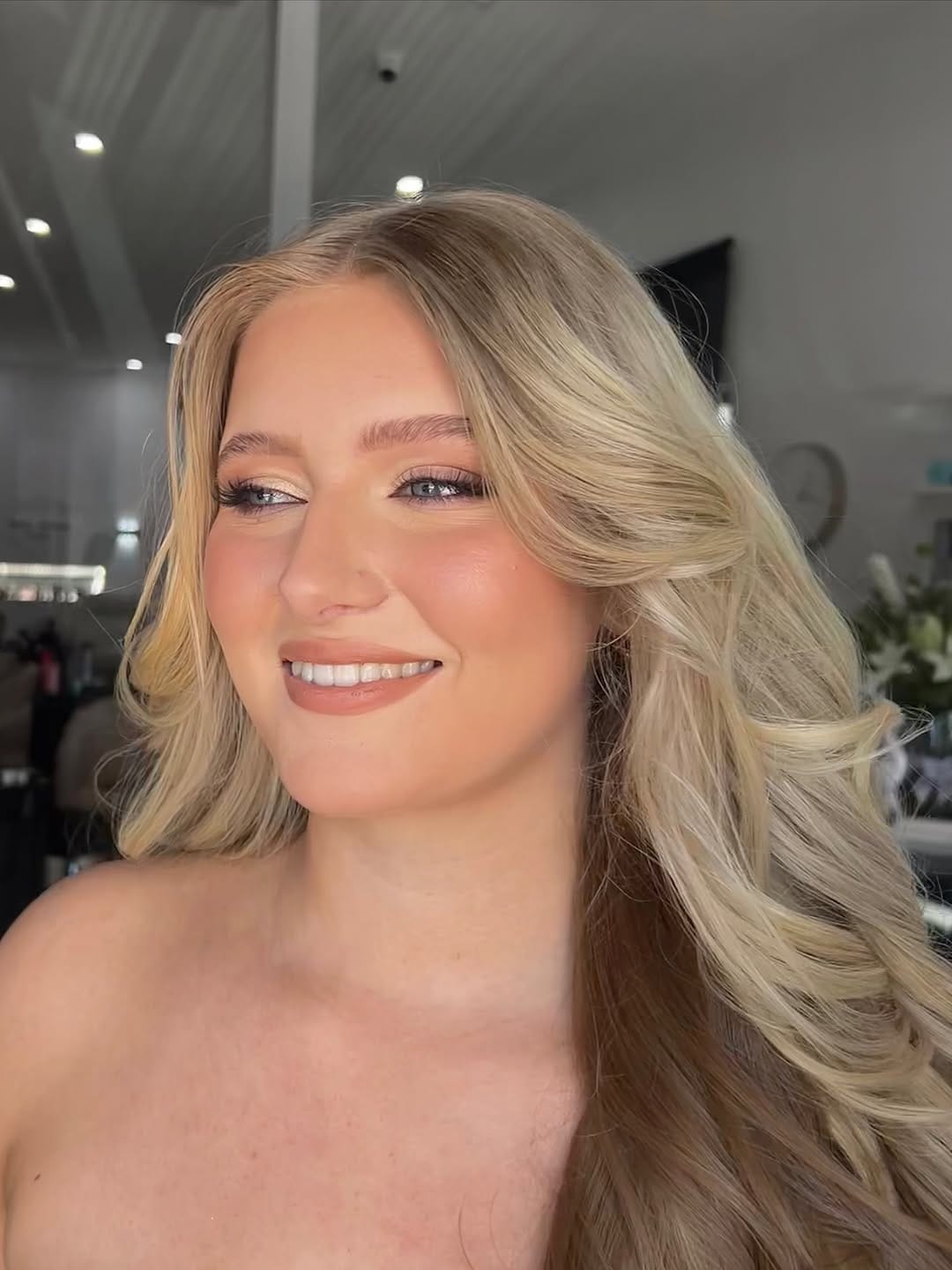 Post 4 by GOLD COAST | BYRON BAY HAIR + MAKEUP ARTIST on Instagram (carousel)