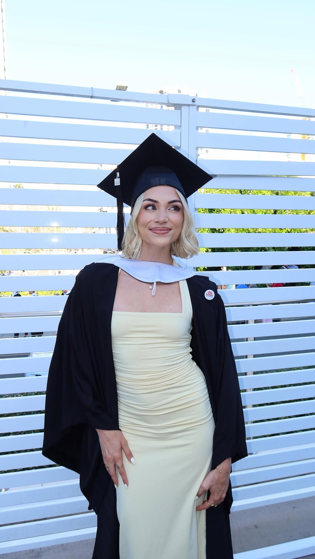 Post 1 by GOLD COAST | BYRON BAY HAIR + MAKEUP ARTIST on Instagram (video)