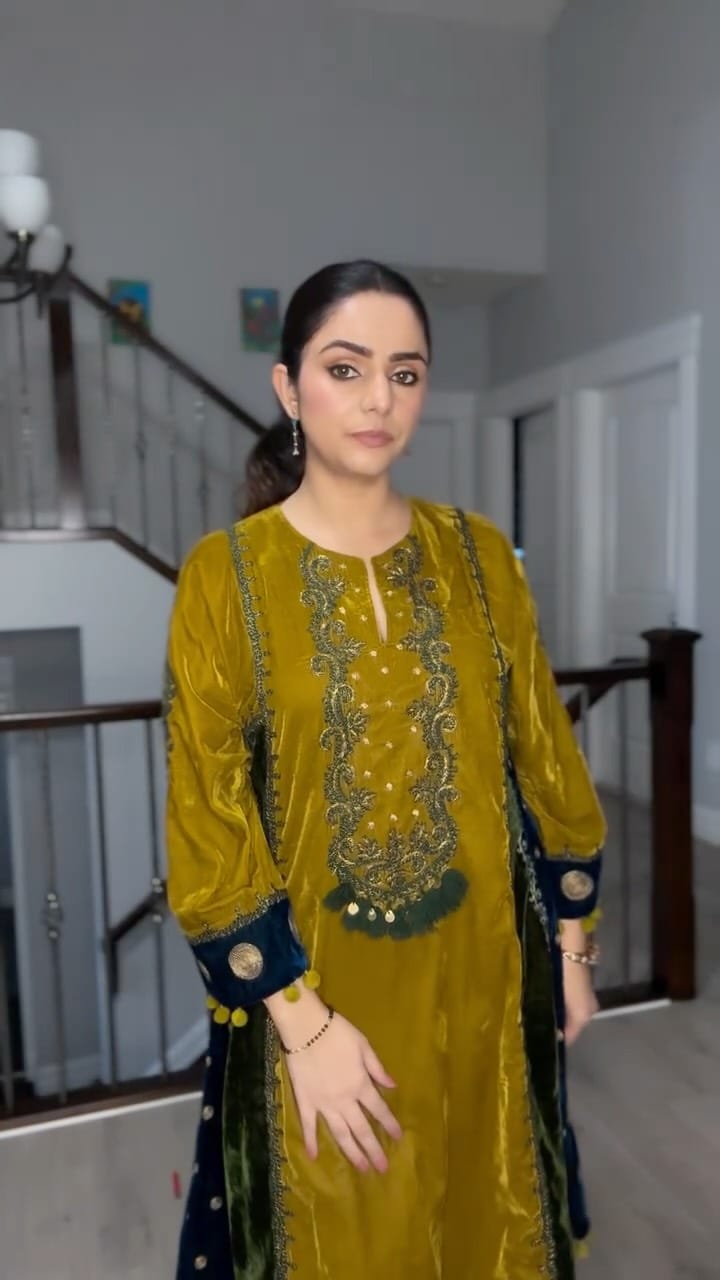 Post 5 by MANJOT KAUR I EDMONTON MAKEUP ARTIST on Instagram (video)