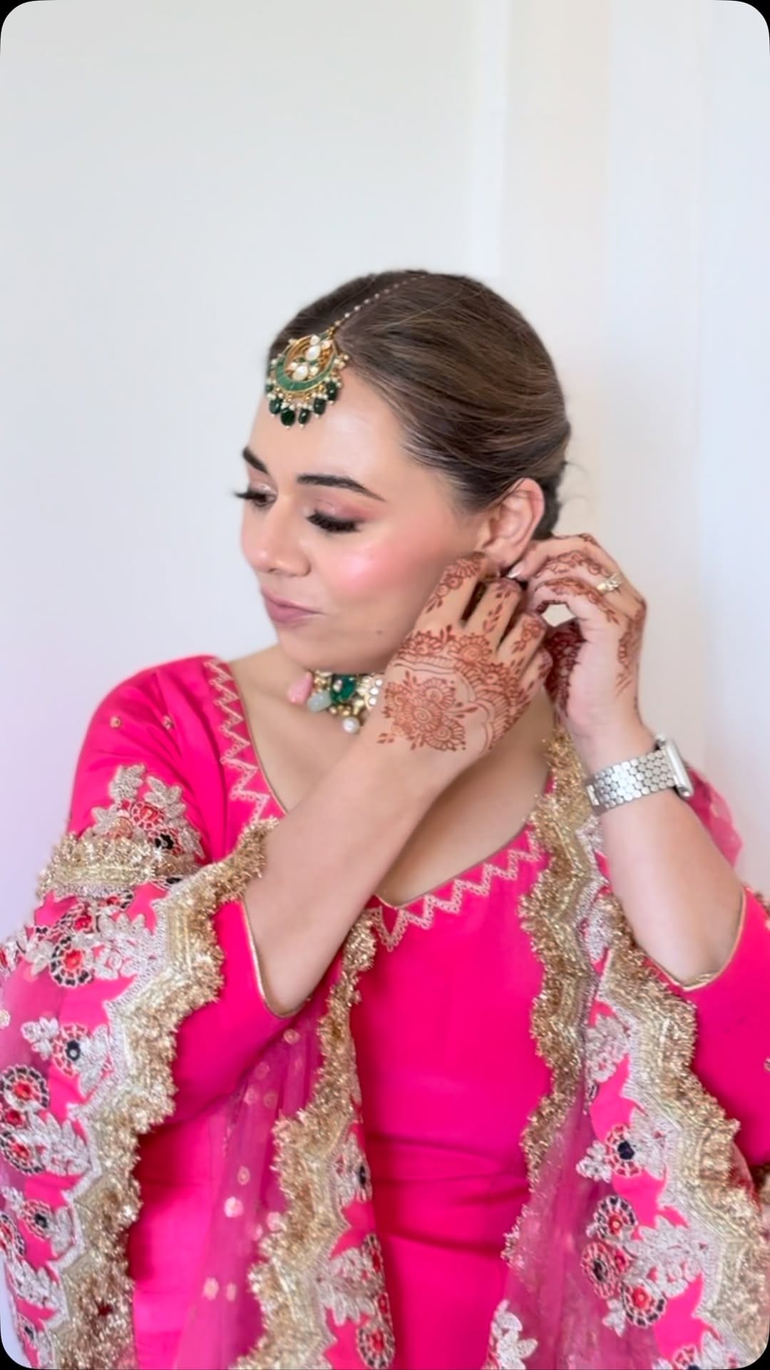 Post 8 by MANJOT KAUR I EDMONTON MAKEUP ARTIST on Instagram (video)