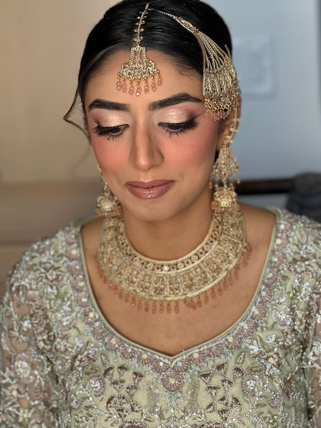 Post 5 by Simran Khurana- TORONTO MAKEUP AND HAIR ARTIST on Instagram (carousel)