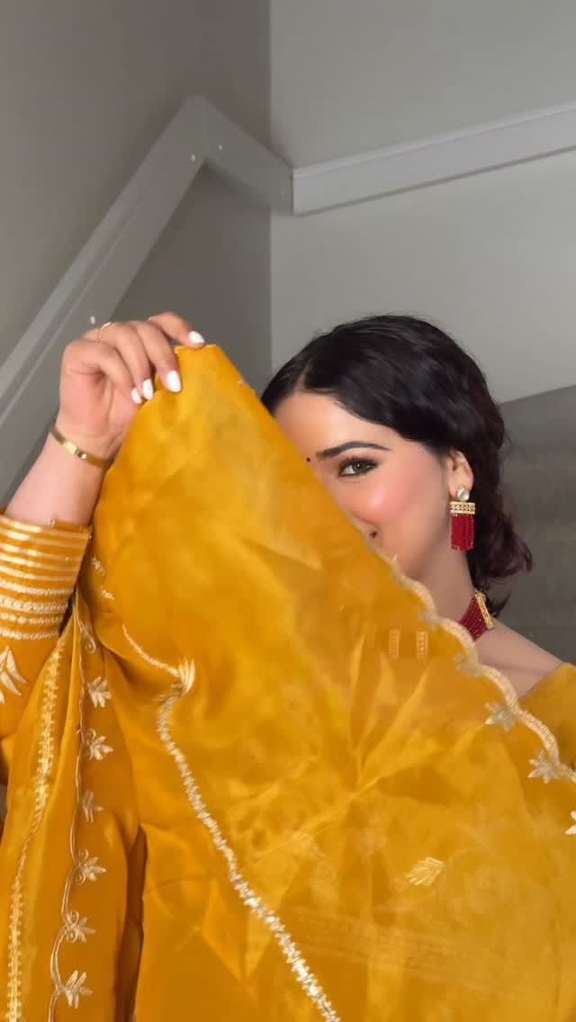 Post 2 by Aarzoo Sehdev on Instagram (video)