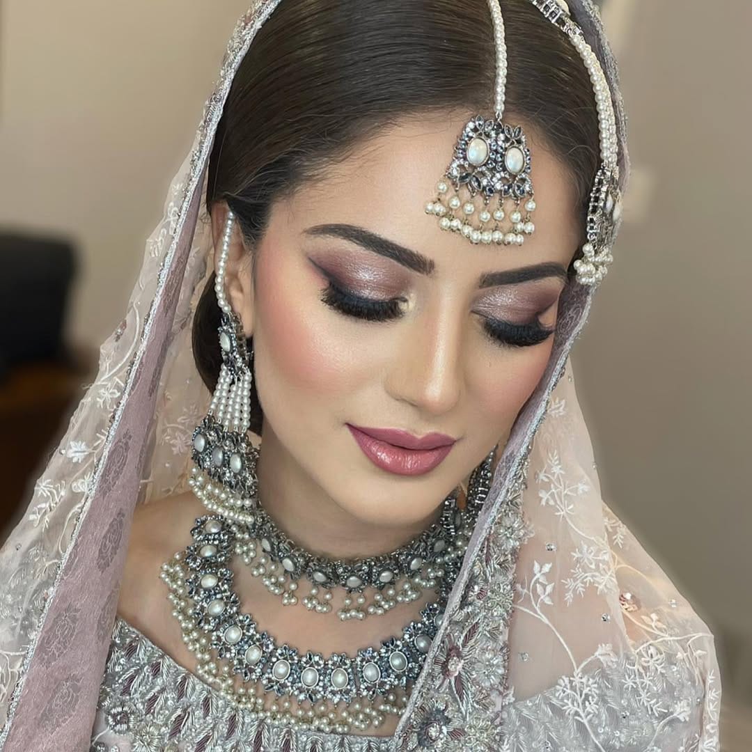 Post 9 by Ayesha Hussain- Bridal Artist on Instagram (image)