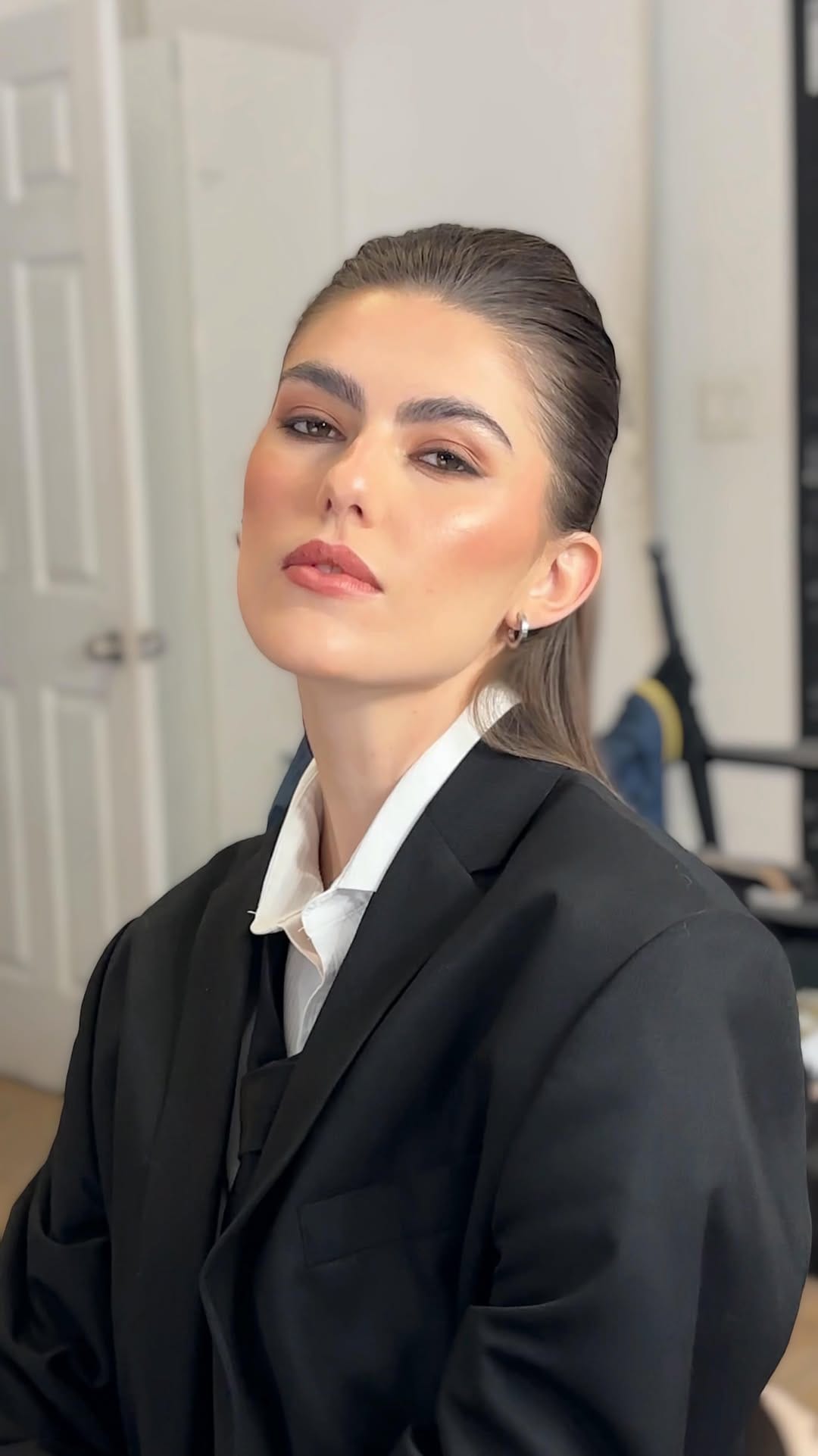 Post 7 by Taylor Switzer Makeup and Hair on Instagram (video)