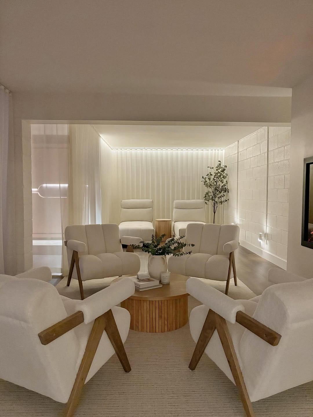 Post 10 by Mounira Giacco | Giacco Decor on Instagram (carousel)