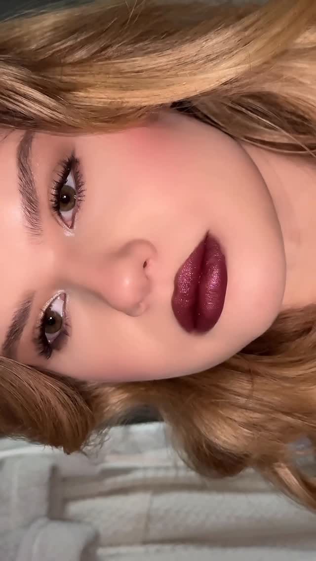 Post 8 by Klaudia on Instagram (video)