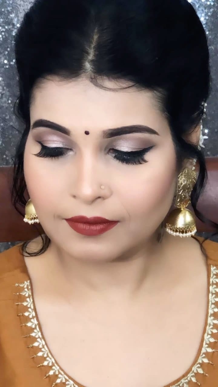 Post 8 by Instaglam Makeovers on Instagram (video)