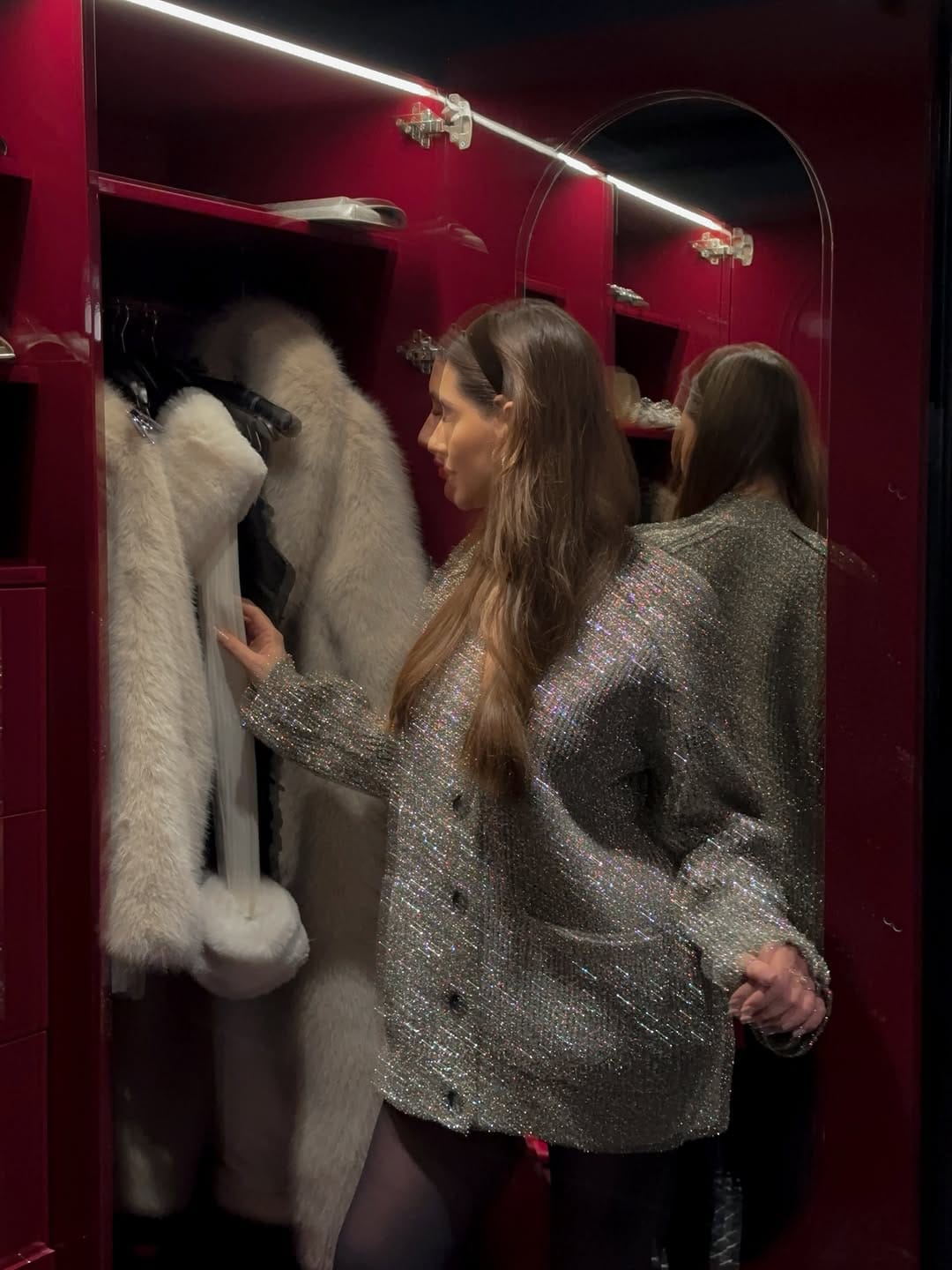 Post 9 by LIVIA ROSE on Instagram (carousel)