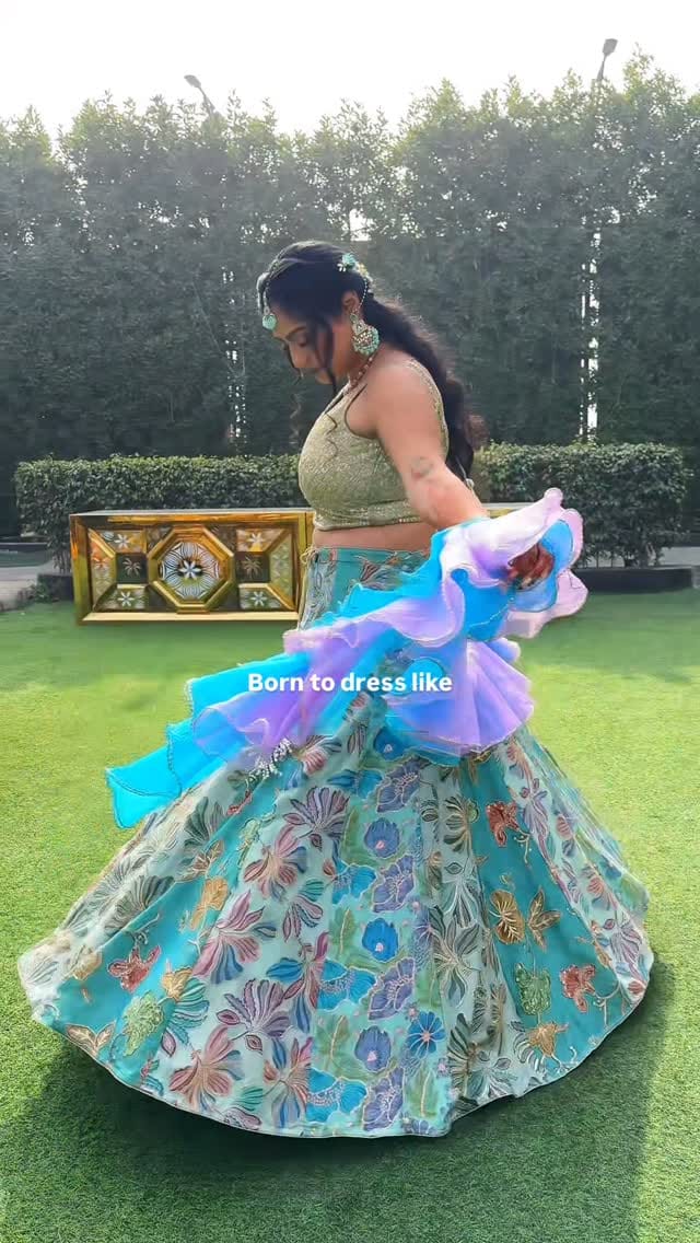 Post 7 by Simran Rekhi on Instagram (video)