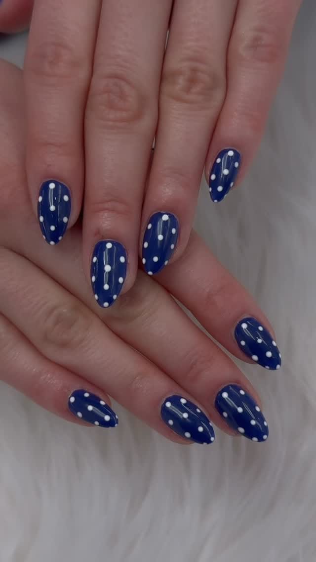 Post 3 by Organic Nail Bar Kings Club on Instagram (video)