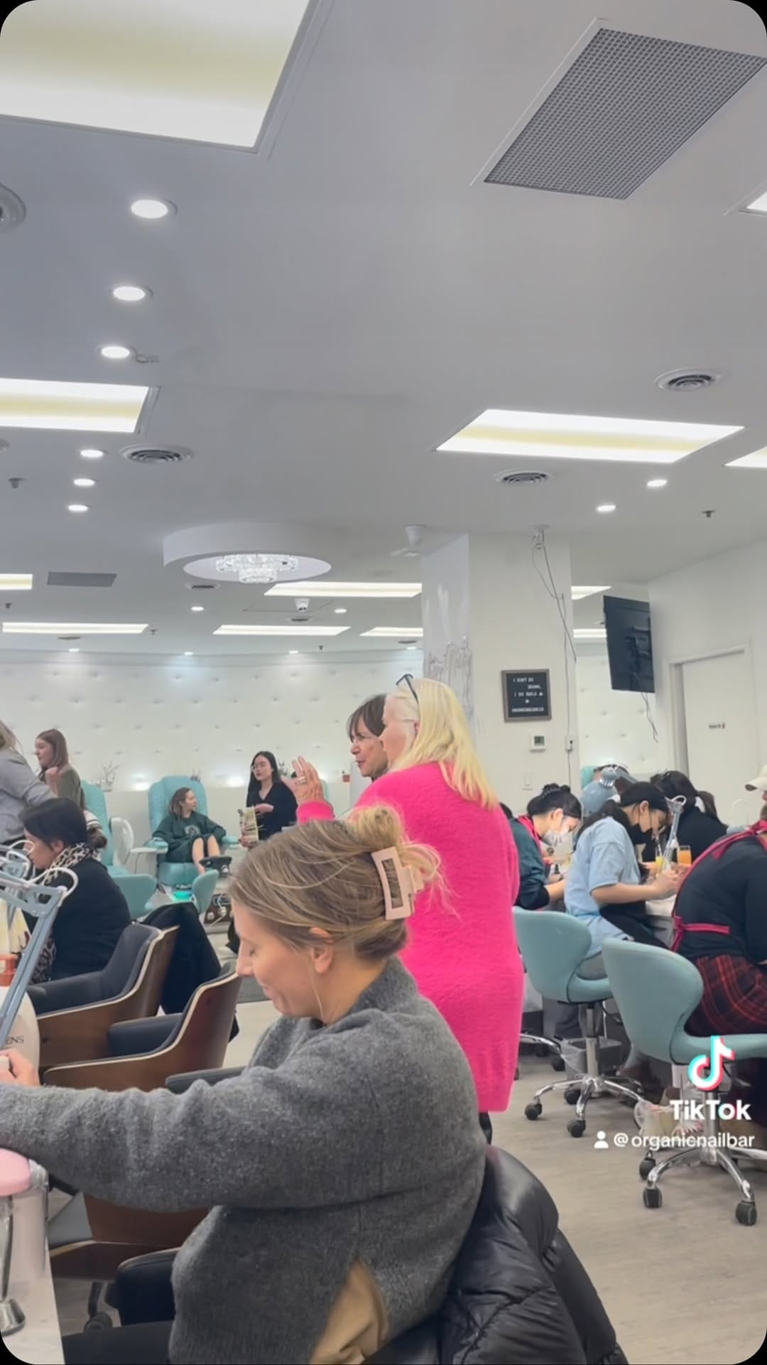 Post 9 by Organic Nail Bar Kings Club on Instagram (video)