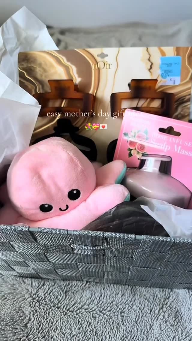 Post 9 by @makeupwithsophieg on Instagram (video)