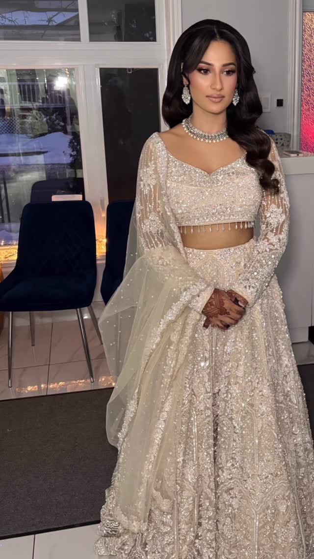 Post 4 by Amber Naseem on Instagram (video)