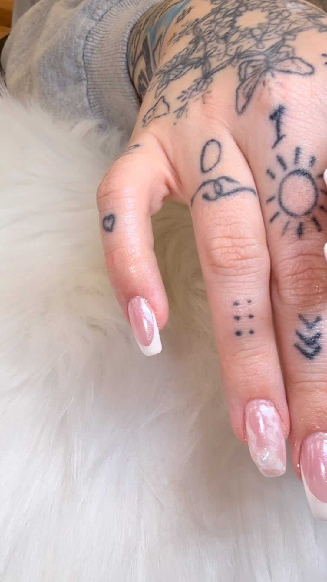 Post 10 by Femeena 💫💅 on Instagram (video)