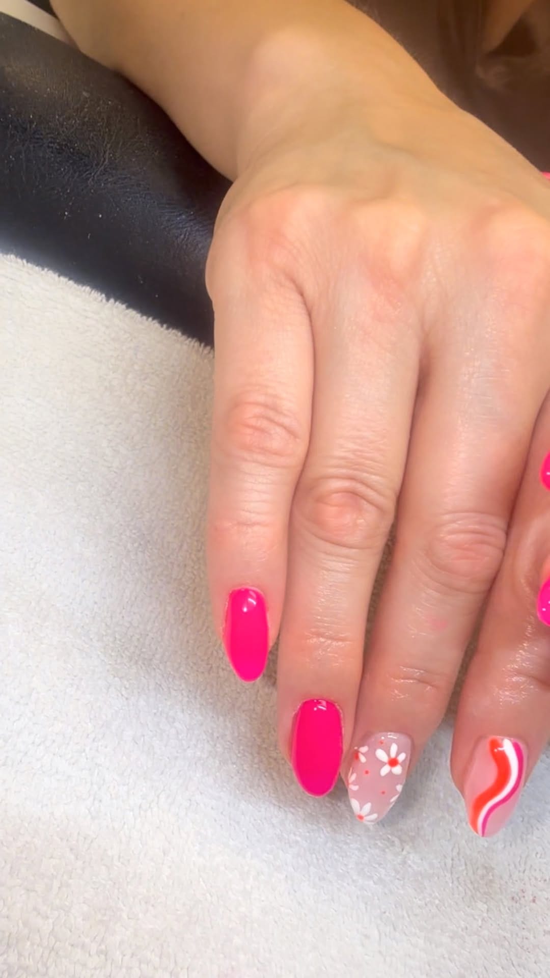 Post 8 by Femeena 💫💅 on Instagram (video)