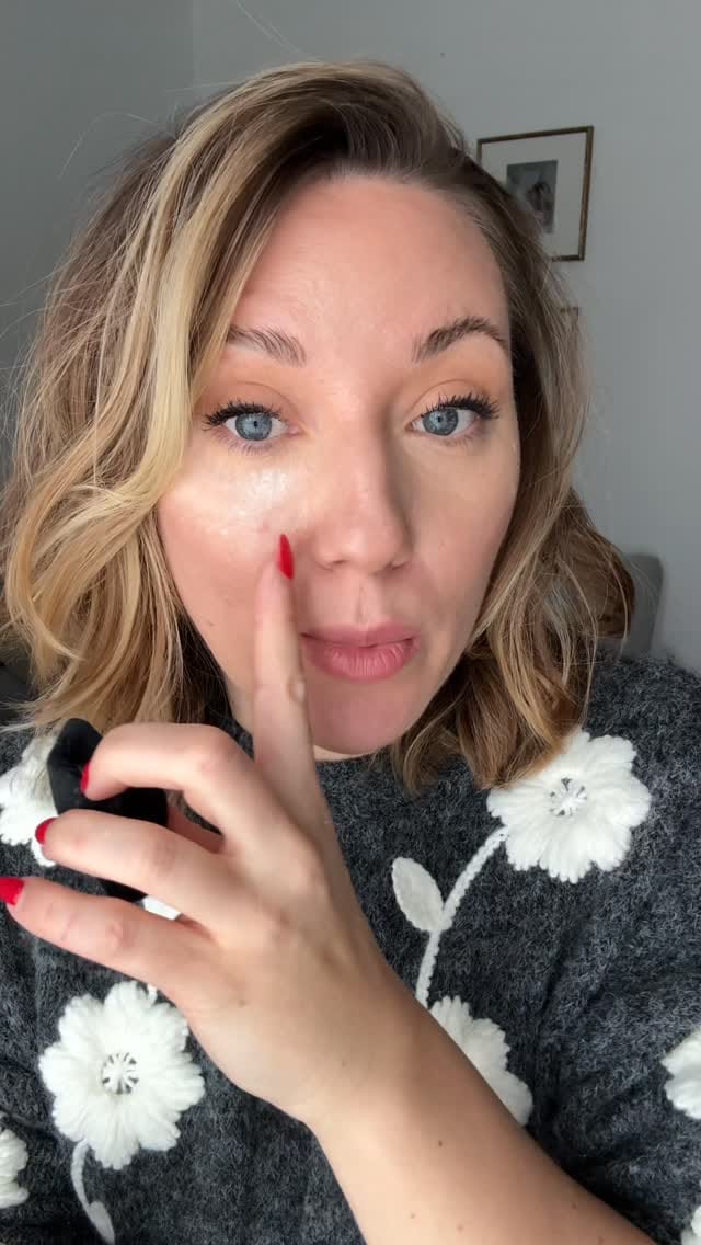 Post 8 by Justyna Makeup Artist on Instagram (video)