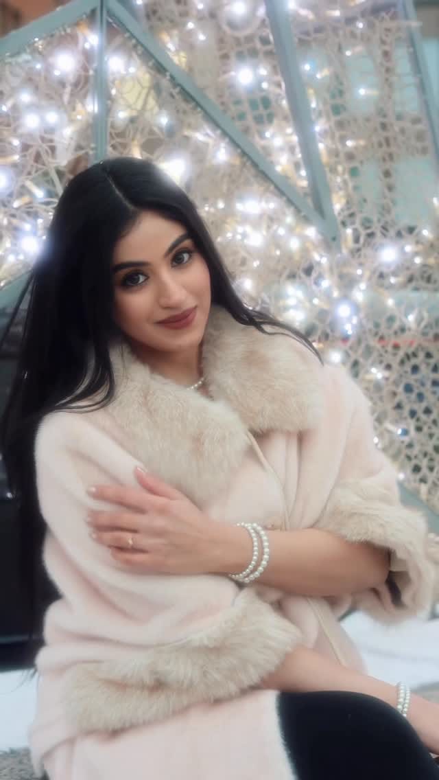 Post 2 by 𝐑𝐚𝐯𝐥𝐞𝐞𝐧 𝐊𝐚𝐮𝐫 on Instagram (video)