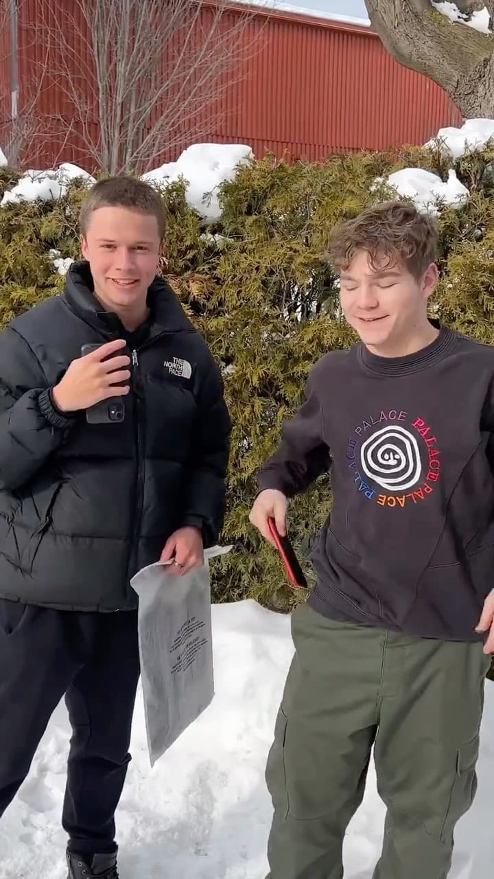 Post 9 by SneakersManiac on Instagram (video)