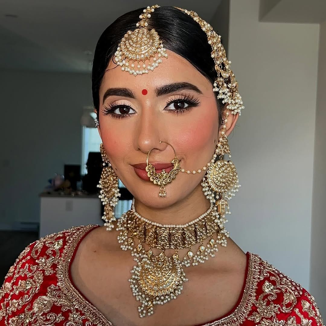 Post 8 by Kashika Maini | VANCOUVER MAKEUP ARTIST 🇮🇳 🇨🇦 on Instagram (carousel)