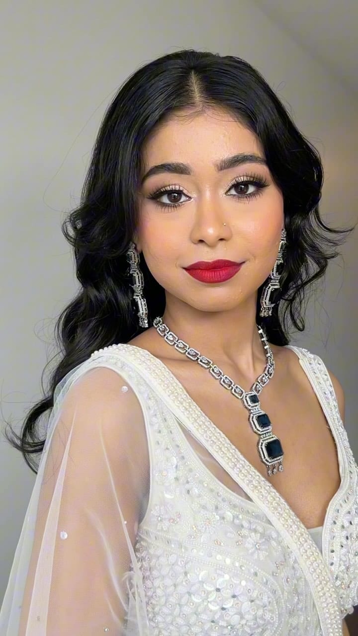 Post 10 by Kashika Maini | VANCOUVER MAKEUP ARTIST 🇮🇳 🇨🇦 on Instagram (video)