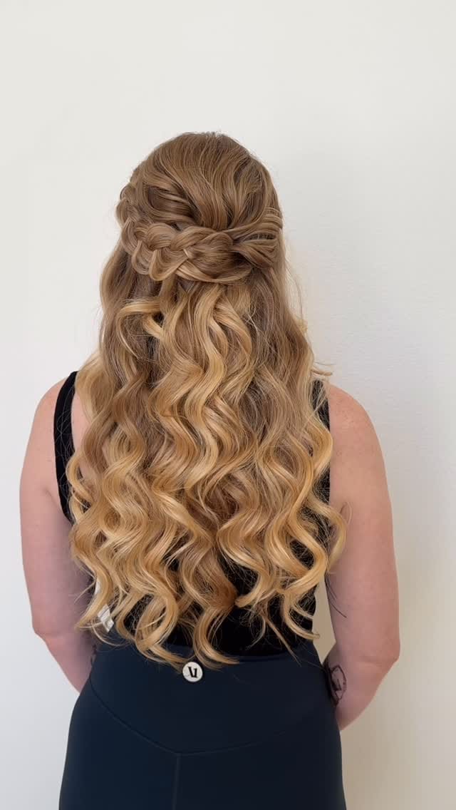 Post 6 by Refined Beauty Inc. on Instagram (video)
