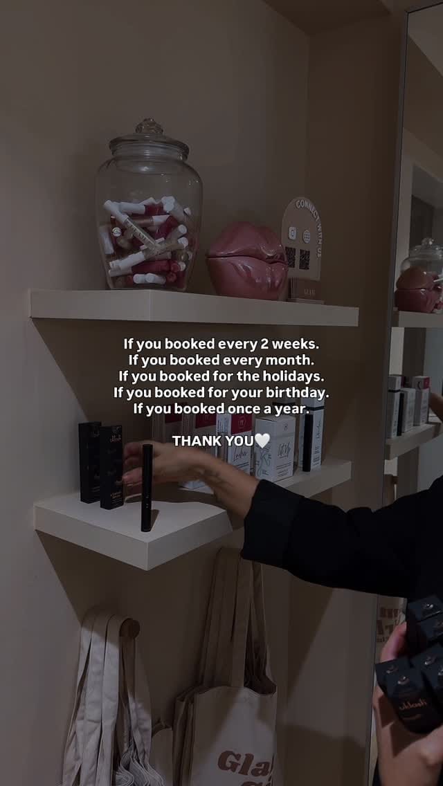 Post 8 by 𝐒𝐚𝐦 | 𝐕𝐚𝐧𝐜𝐨𝐮𝐯𝐞𝐫 𝐋𝐚𝐬𝐡𝐞𝐬, 𝐌𝐚𝐤𝐞𝐮𝐩 & 𝐄𝐝𝐮𝐜𝐚𝐭𝐨𝐫 on Instagram (video)