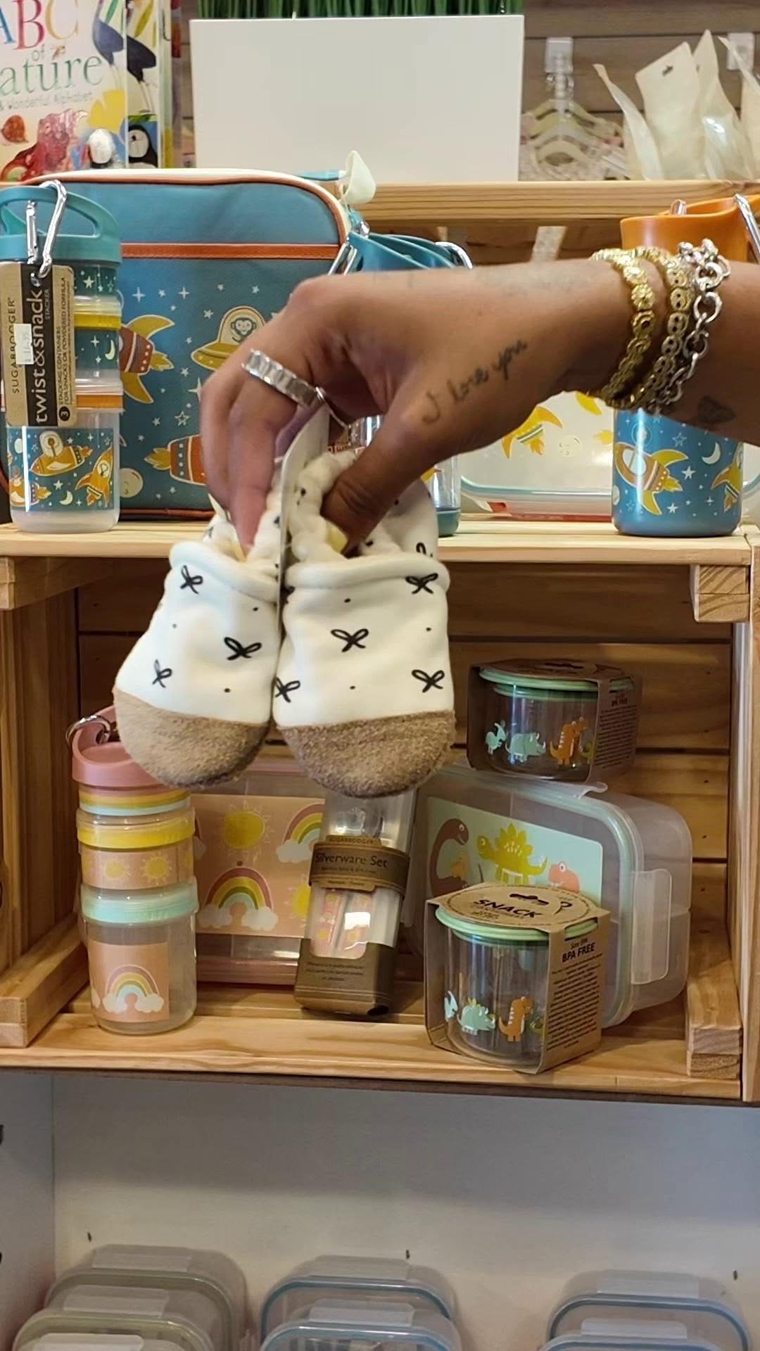 Post 6 by Lagoon Baby on Instagram (video)