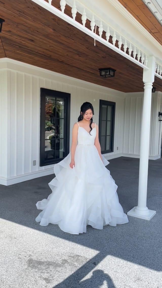 Post 2 by Toronto Makeup Artist｜Asian Bridal Expert｜多倫多香港新娘化妝師｜Jellia🇨🇦🇭🇰 on Instagram (video)