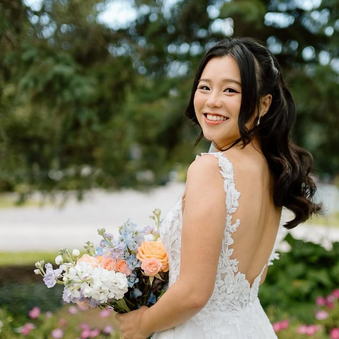 Post 3 by Toronto Makeup Artist｜Asian Bridal Expert｜多倫多香港新娘化妝師｜Jellia🇨🇦🇭🇰 on Instagram (carousel)