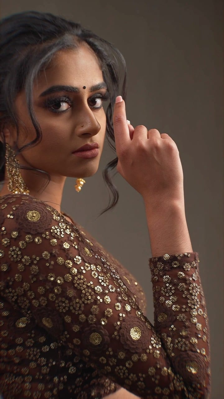 Post 9 by Vithusayni on Instagram (video)