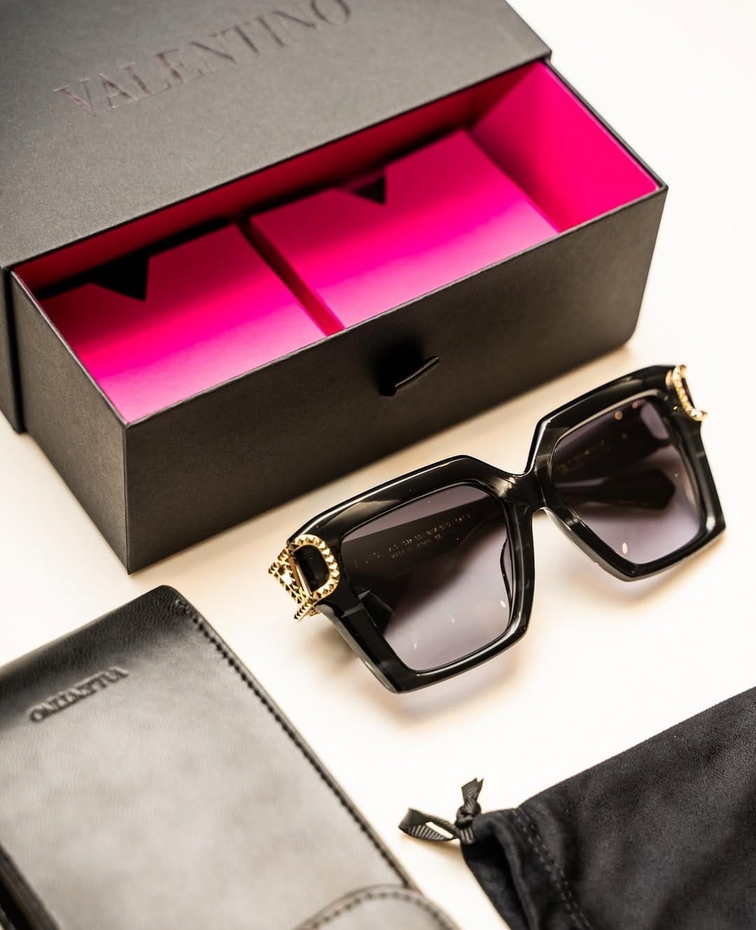 Post 4 by HOLLY EYEWEAR  👓 on Instagram (image)