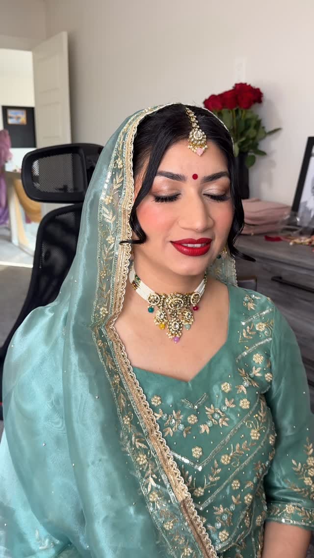 Post 4 by Edmonton MUA| NAILS| HAIRS| HENNA| LASHES| ESTHETICIAN on Instagram (video)