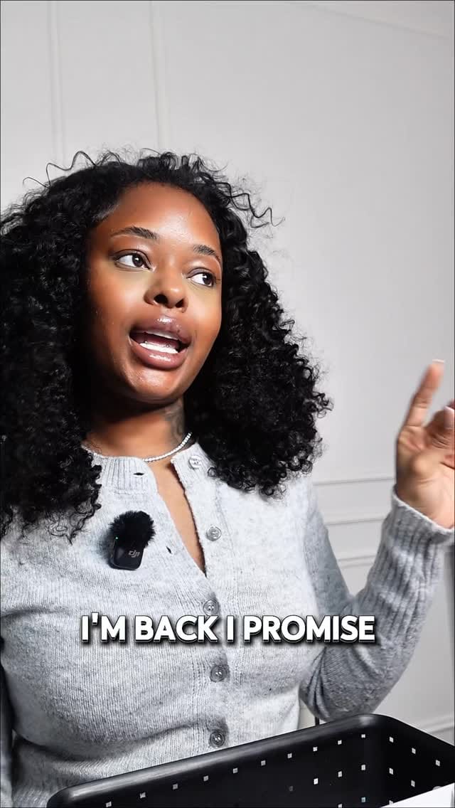 Post 3 by Aliyah | Montreal Nail Technician on Instagram (video)