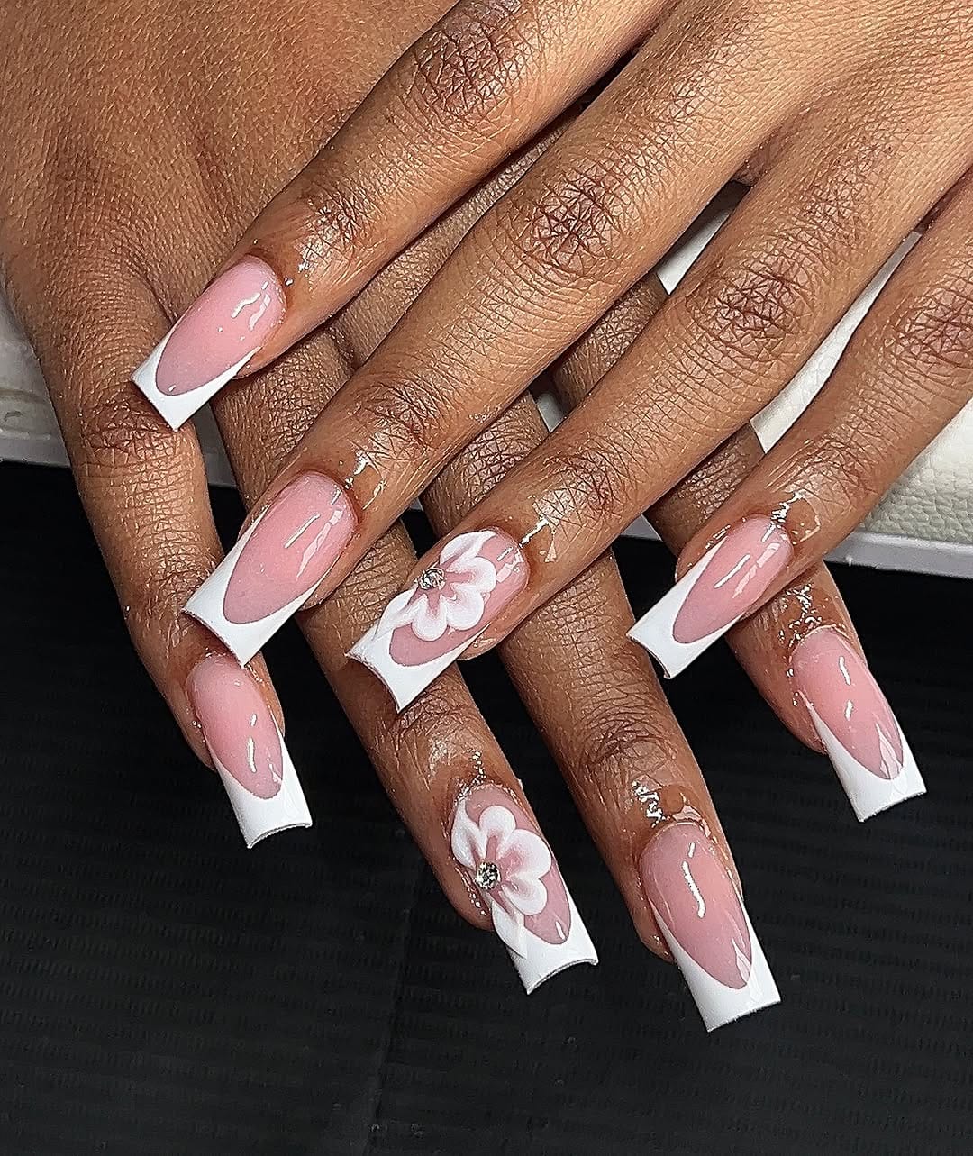 Post 1 by Aliyah | Montreal Nail Technician on Instagram (image)