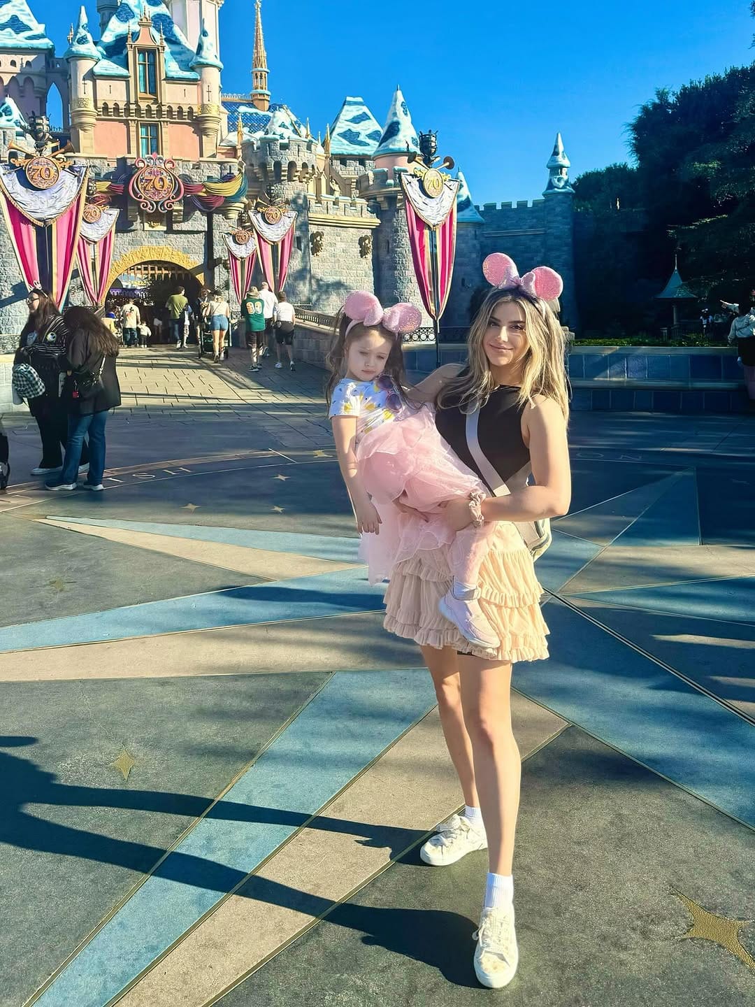 Post 6 by Shayna Coumont on Instagram (carousel)