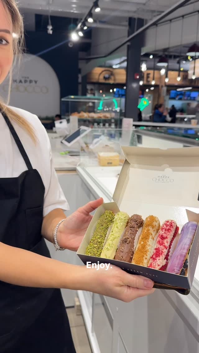 Post 6 by The Happy Chocco on Instagram (video)