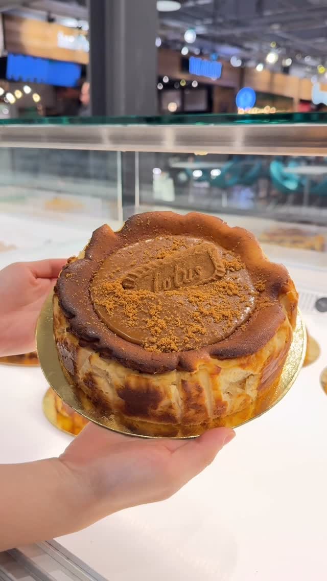 Post 4 by The Happy Chocco on Instagram (video)