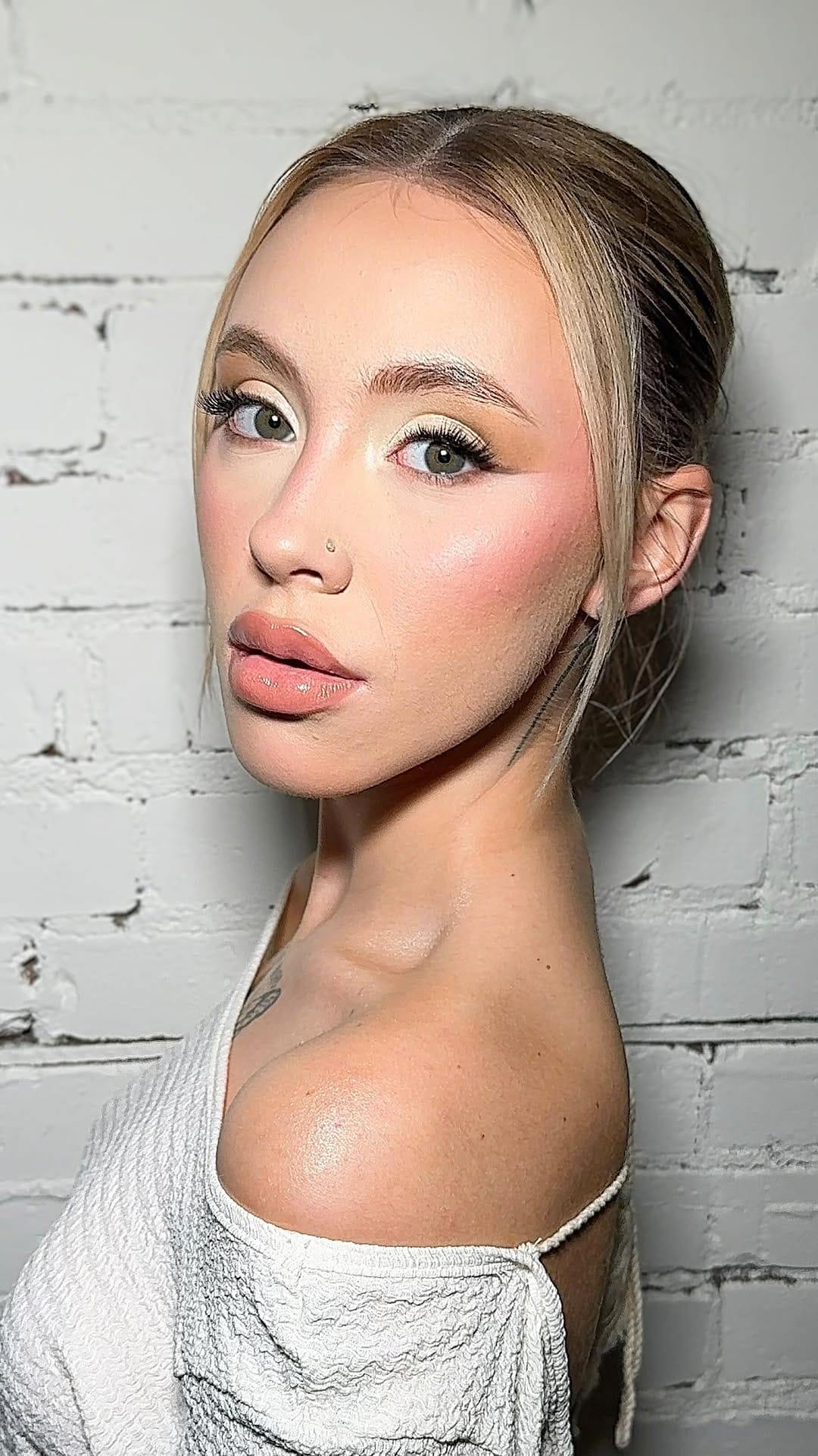 Post 9 by Taylor Christie • Winnipeg | Calgary | Destination Makeup Artist on Instagram (video)